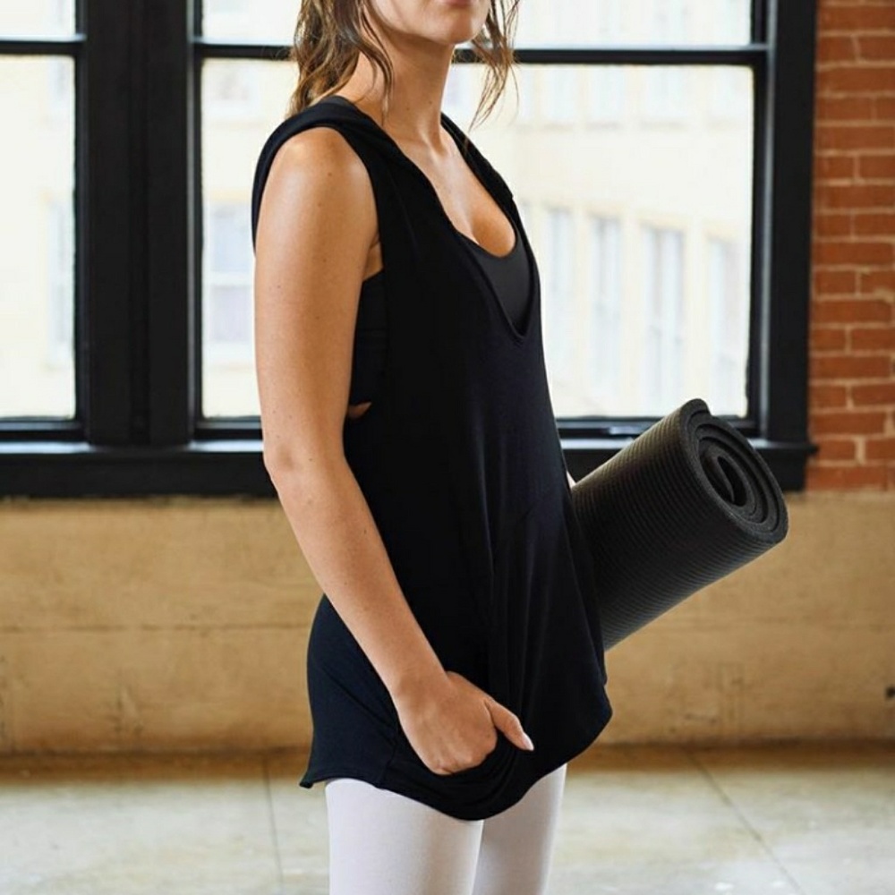 Sleeveless pullover hoodie comes xs/s and m/L